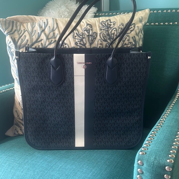 Michael Kors Heidi White and Blue Tote Bag - Picture 1 of 3